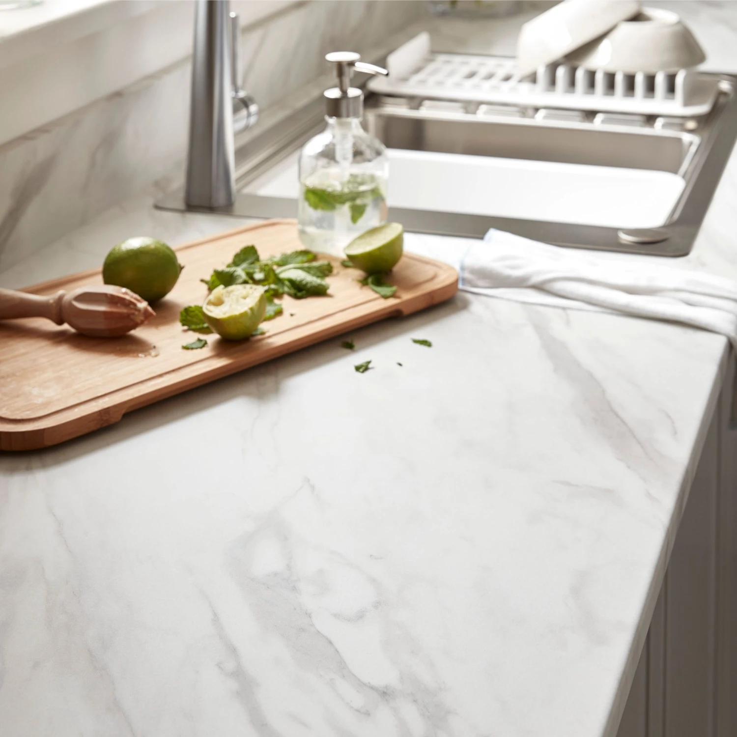 GoodHome 22mm Algiata Matt White Marble Effect Chipboard & Laminate Post-formed Kitchen Worktop, (L)3000mm 7 GoodHome 22mm Algiata Matt White Marble Effect Chipboard & Laminate Post-formed Kitchen Worktop, (L)3000mm - Image 7