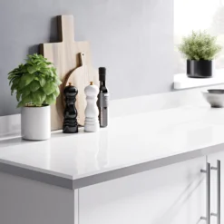 GoodHome 38mm Berberis Gloss Mirror Gloss White Chipboard & Laminate Square Edge Kitchen Worktop, (L)3000mm -Goodhome goodhome 38mm berberis gloss mirror gloss white chipboard laminate square edge kitchen worktop l 3000mm3663602634812 01i bq