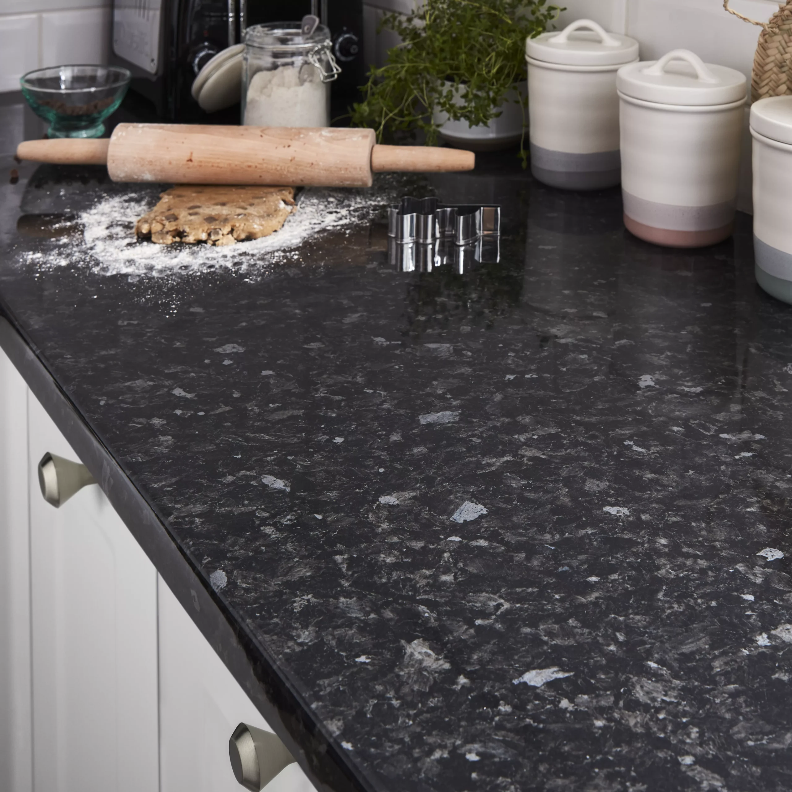 GoodHome 38mm Kabsa Gloss Black Granite Effect Laminate Post-formed Kitchen Worktop, (L)3000mm 6 GoodHome 38mm Kabsa Gloss Black Granite Effect Laminate Post-formed Kitchen Worktop, (L)3000mm - Image 6