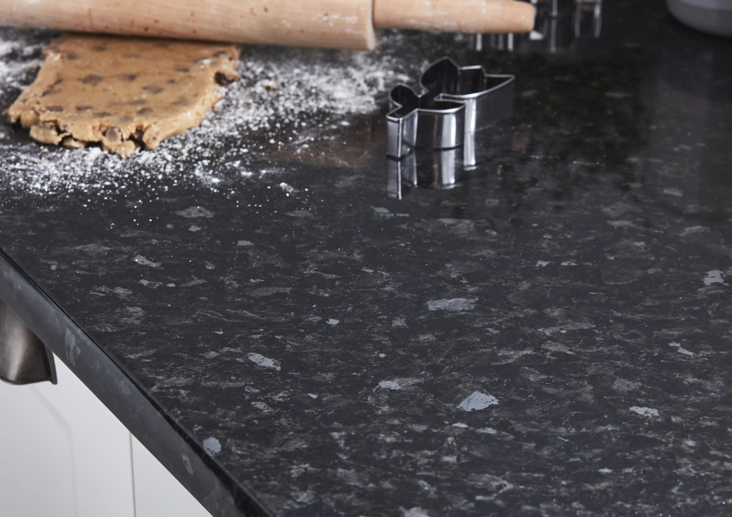 GoodHome 38mm Kabsa Gloss Black Granite Effect Laminate Post-formed Kitchen Worktop, (L)3000mm 9 GoodHome 38mm Kabsa Gloss Black Granite Effect Laminate Post-formed Kitchen Worktop, (L)3000mm - Image 9