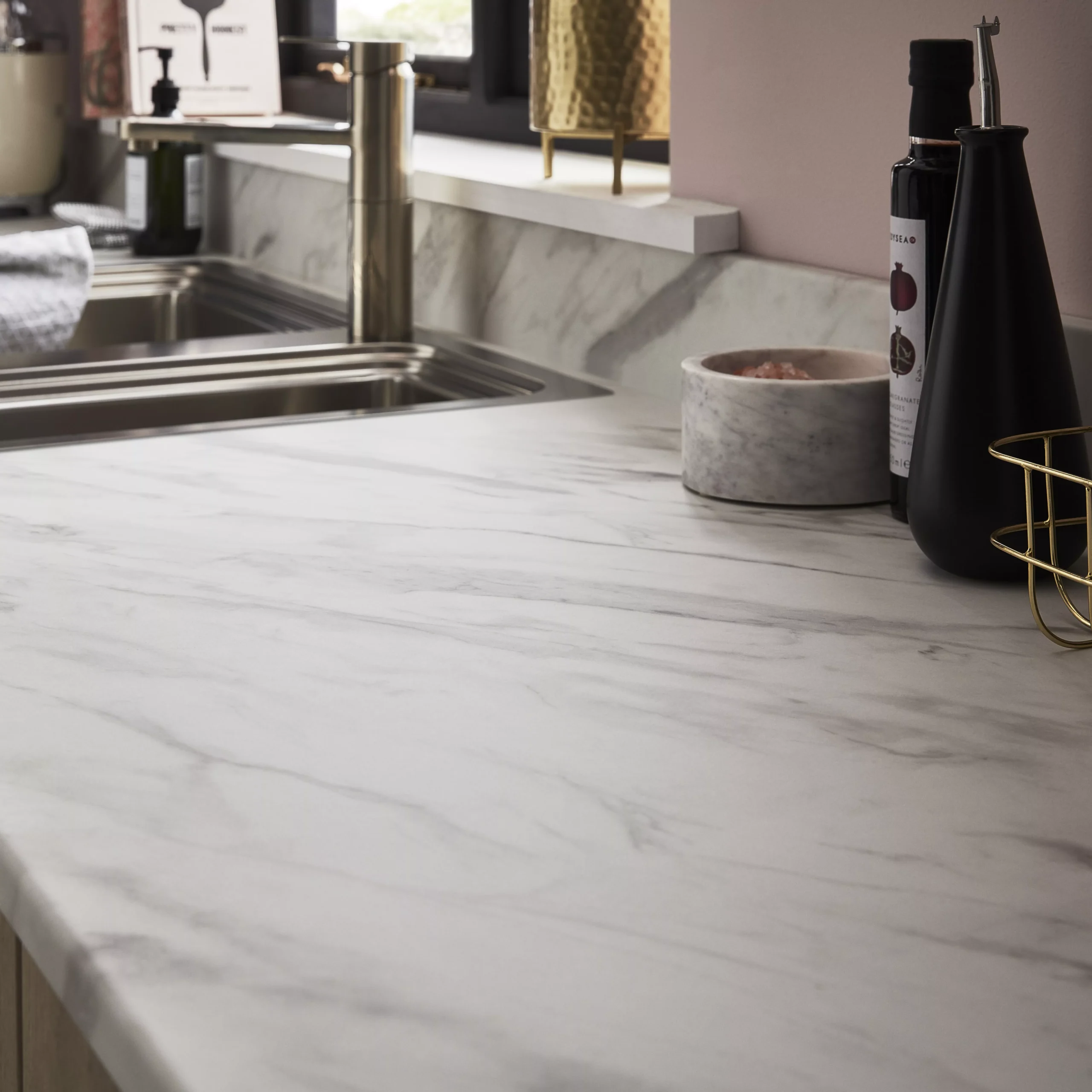 GoodHome Algiata White Marble Effect Laminate & Particle Board Upstand (L)3000mm 2 GoodHome Algiata White Marble Effect Laminate & Particle Board Upstand (L)3000mm - Image 2