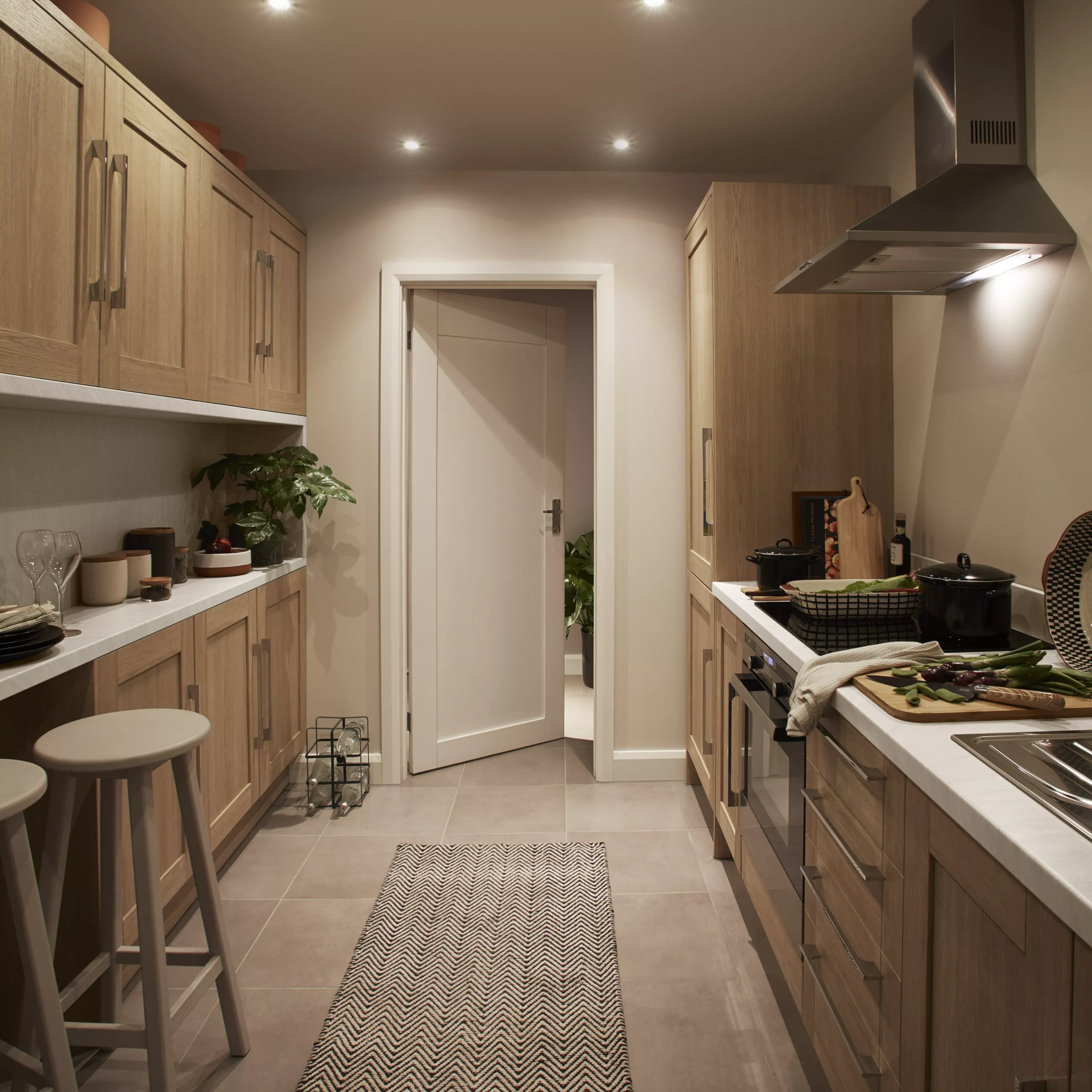 GoodHome Alpinia Oak Effect Shaker Tall Appliance & Larder End Panel (H)2190mm (W)570mm, Set 3 GoodHome Alpinia Oak Effect Shaker Tall Appliance & Larder End Panel (H)2190mm (W)570mm, Set - Image 3