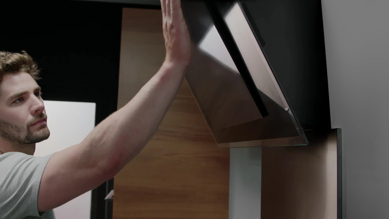 GoodHome Bamia GHAGRE90 Glass Angled Cooker Hood (W)90cm - Black 2 GoodHome Bamia GHAGRE90 Glass Angled Cooker Hood (W)90cm - Black - Image 2