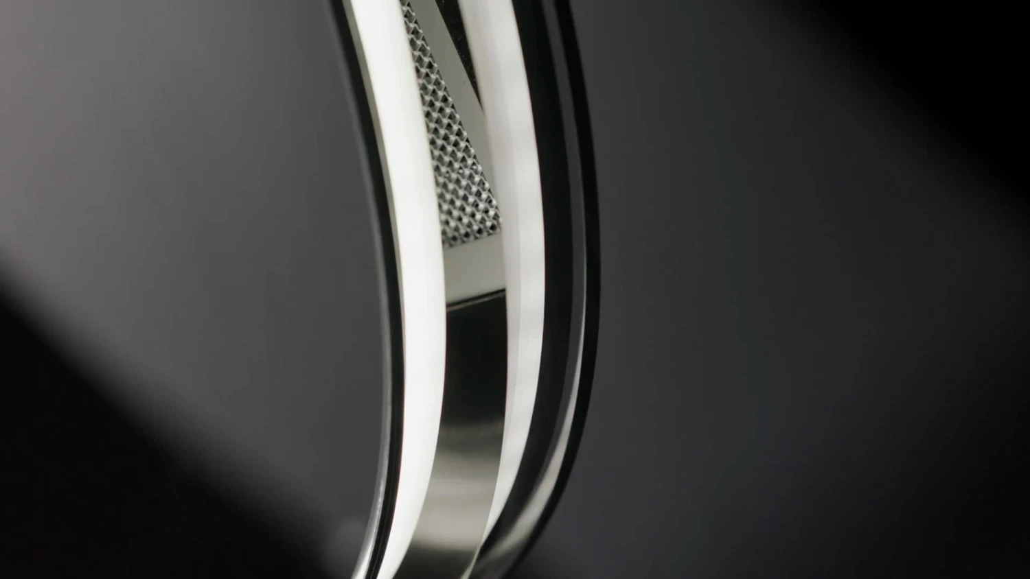 GoodHome Bamia GHAGRO90 Black Glass Round Angled Cooker Hood, (W)90cm 2 GoodHome Bamia GHAGRO90 Black Glass Round Angled Cooker Hood, (W)90cm - Image 2