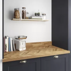 GoodHome Orin Chevron Solid Oak Upstand (L)3000mm 14 GoodHome Orin Chevron Solid Oak Upstand (L)3000mm -Goodhome goodhome orin chevron solid oak upstand l 3000mm5059340794990 02i