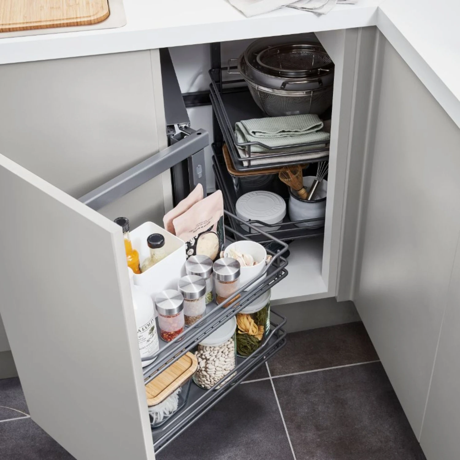 GoodHome Pebre Anthracite Soft-open Right Outward Pull Out Storage, (H)639mm (W)855mm 8 GoodHome Pebre Anthracite Soft-open Right Outward Pull Out Storage, (H)639mm (W)855mm - Image 8