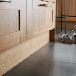 GoodHome Verbena Natural Oak Effect Square Edge Plinth, (L)2400mm -Goodhome goodhome verbena natural oak effect square edge plinth l 2400mm3663602642091 30i bq