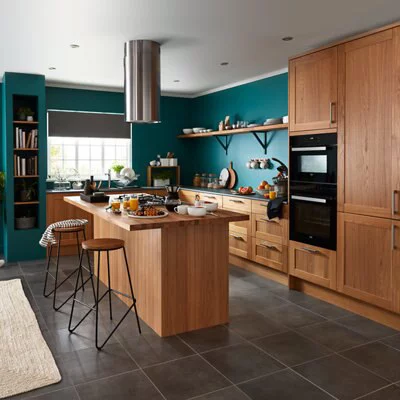 GoodHome Verbena Natural Oak Shaker Standard End Panel (H)720mm (W)320mm 3 GoodHome Verbena Natural Oak Shaker Standard End Panel (H)720mm (W)320mm - Image 3